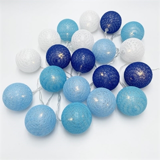 LED lyskæde med blå og hvide bomuldskugler – 3 m